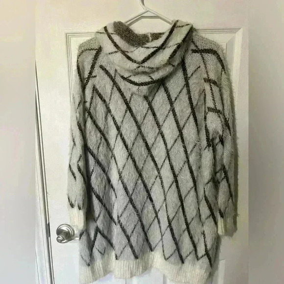 Oliver by Escio sweater hooded cardigan Cream w/black/brown Anthropologie Medium - Picture 7 of 11